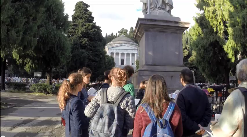 Immagine del video di Amistà: i ragazzi della quarta C del Mazzini dalla Statua della Fede.