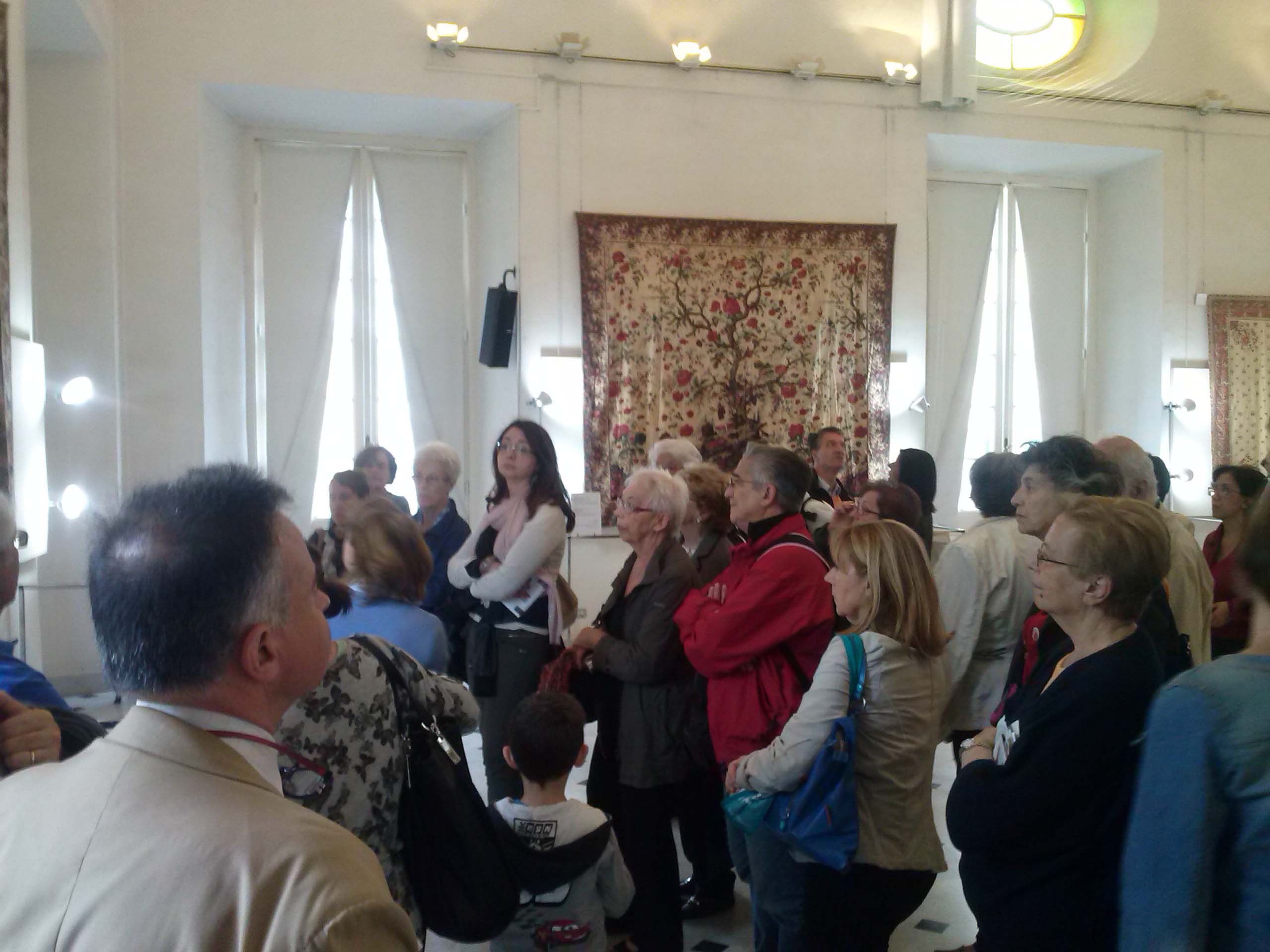Il folto pubblico presente a una delle visite guidate presso la Villa Spinola-Narizano, attuale Centro Civico di Cornigliano